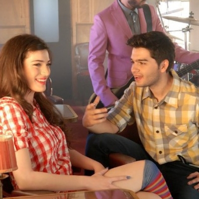 Μέλισσες-Ήβη Αδάμου: Στα γυρίσματα του video clip για το τραγούδι τους ''Κράτα τα μάτια σου κλειστά''