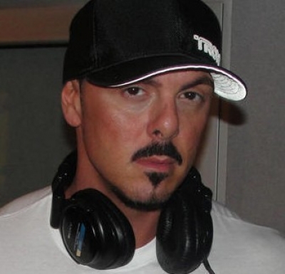 Νίκος Βουρλιώτης: « Τα τραγούδια υπάρχουν εκεί έξω»!