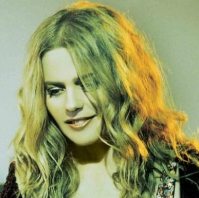 «Χαμένοι στην αγάπη». Νέο τραγούδι από την Ελένη Τσαλιγοπούλου !