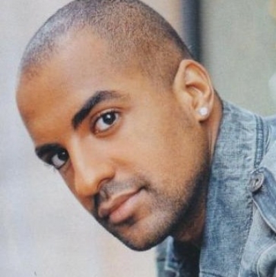 Ησαΐας Ματιάμπα: «Γράφω μουσική και στίχους από τα δεκατρία μου»