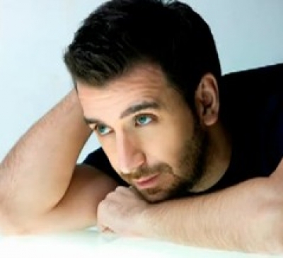 Νέο τραγούδι απο τον Θάνο Πετρέλη... Ακούστε το!