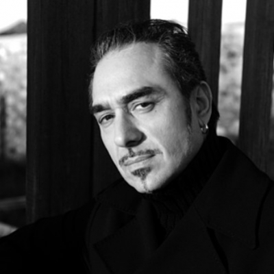 Νότης Σφακιανάκης: «Στη μουσική οι αυτόκλητες λεζάντες και οι ταυτότητες είναι περιττές»