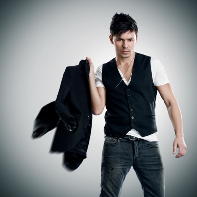 Ακούστε το καλοκαιρινό hit του Dony με τη Elena Gheorghe