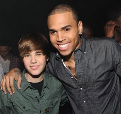 Εξοργισμένος ο Bieber με τον Chris Brown!