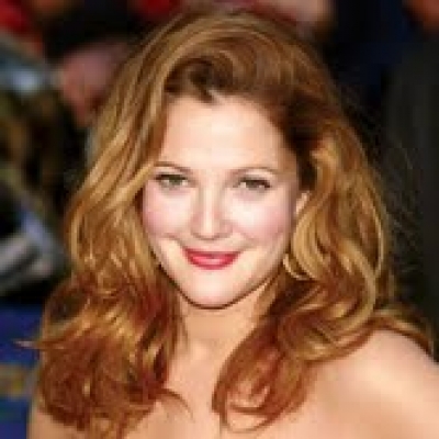 Η Drew Barrymore σκηνοθετεί μουσικό βίντεο κλιπ