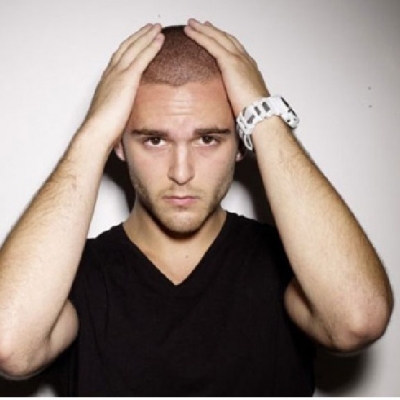 H acoustic version του "In love with you" 