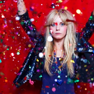 Η εμφάνιση των Asteroids Galaxy Tour στην εκπομή ESC