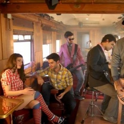 Μέλισσες και Ήβη Αδάμου σε... remix!