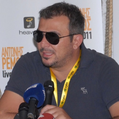 Ο Αντώνης Ρέμος... On the Road!