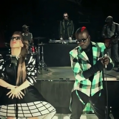 Τρία νέα remix για το "Φιλί"!