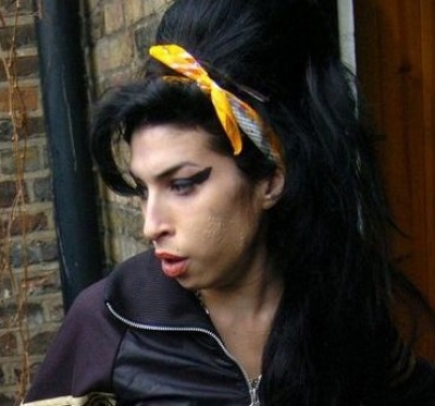 Ανακοίνωση της Detox για την ακύρωση της εμφάνισης της Amy Winehouse και τα εισιτήρια του Ejekt!