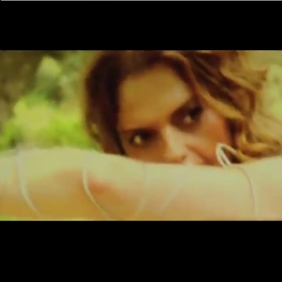 Δείτε ένα απόσπασμα από το νέο βίντεο κλιπ της Ελένης Τσαλιγοπούλου!!  