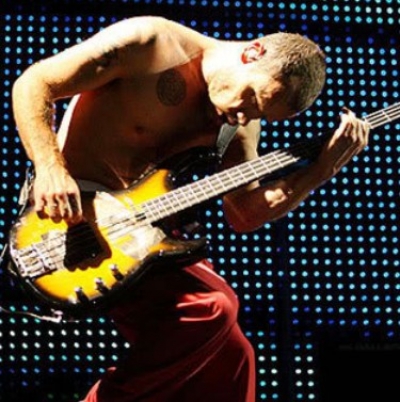 Flea:''Όλη μας η καριέρα αποτελείται απο ζωές,θανάτους και αναγεννήσεις''