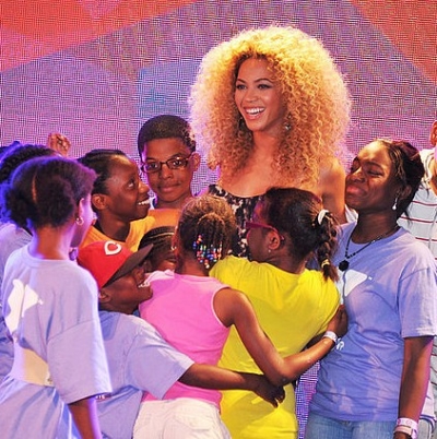 Η Beyoncé εξέπληξε τα παιδιά δίνοντας παράσταση στο Target