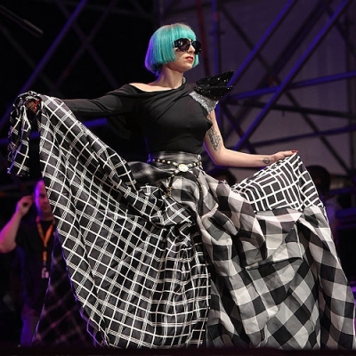 Η Lady Gaga θα κυκλοφορήσει βιβλίο με φωτογραφίες της!