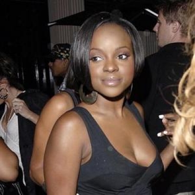 H πρώτη σόλο εμφάνιση της Keisha Buchanan