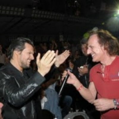 Ο Βασίλης Παπακωσταντίνου διασκέδασε στον Πάνο Κιάμο!