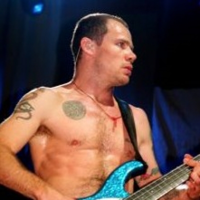 O Flea πραγματοποιεί καινούριες δηλώσεις για το νέο άλμπουμ των R.H.C.P