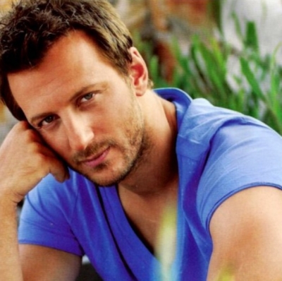 Ο Κώστας Καραφώτης ταξιδεύει στην Κύπρο!