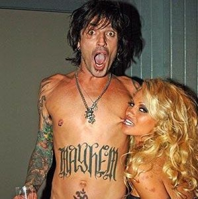 Tommy Lee: «Τα full length albums δεν έχουν νόημα πια»