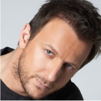 Εσπευσμένα στο νοσοκομείο ο Κώστας Καραφώτης.