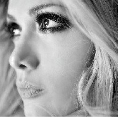 Η Στέλλα Καλλή στο More Radio !