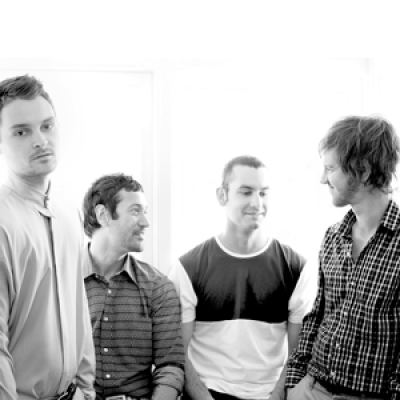 Η επιτυχία των Strange Talk με το τραγούδι "Climbing Walls"