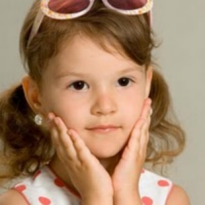 Κλεoπάτρα Στράταν: η νεαρότερη και πιο ακριβοπληρωμένη καλλιτέχνιδα!