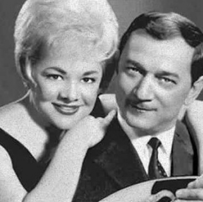 Μουσικά ντουέτα: Μαίρη Λίντα - Μανώλης Χιώτης ''Εσύ είσαι η αιτία που υποφέρω'' (1959)