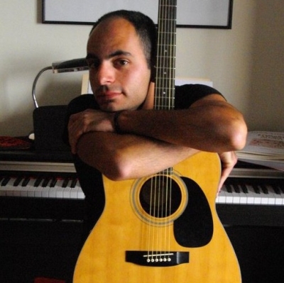 “Σκυτάλη”: Το νέο τραγούδι του Κωστή Λαμπρόπουλου (σε ζωντανή ηχογράφηση!)