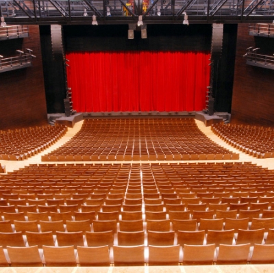 Θέατρο Badminton: Το πλήρες πρόγραμμα της χρονιάς!