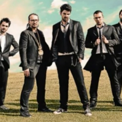 Ακούστε: Κόκκινα Χαλιά feat. ΝΕΒΜΑ – Ημερολόγιο (Love Radio Edit)