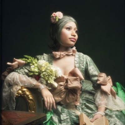 H Nicki Minaj ποζάρει “βασιλικά” στο εξώφυλλο του W Magazine