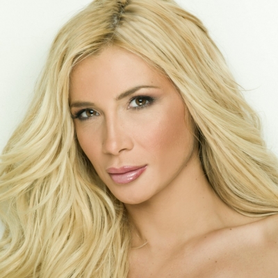 Η Πάολα έρχεται αποκλειστικά αύριο στο Tralala.gr!!!