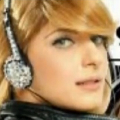 Η προτίμηση της Sarid Hadad στους Έλληνες καλλιτέχνες !