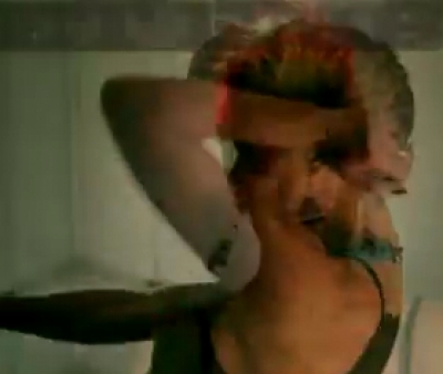 Ο Adrian Sina ξαναχτυπά! Ακούστε το νέο του τραγούδι!