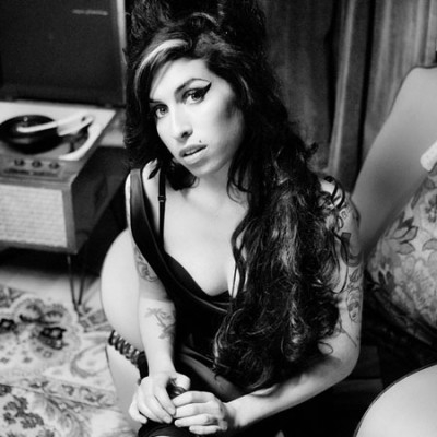 Reg Traviss:“Τα ναρκωτικά δεν ήταν κομμάτι της ζωής της Amy Winehouse όταν πέθανε”