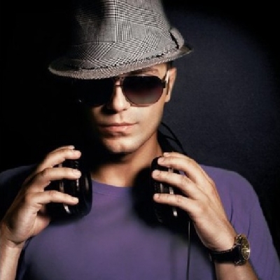 Είστε έτοιμοι για το νέο video clip του Claydee ; 