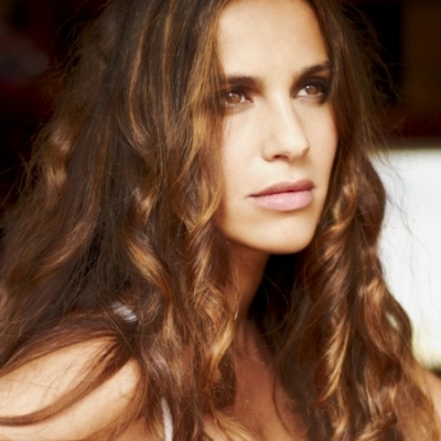 Γνωρίστε την Elisa Tovati