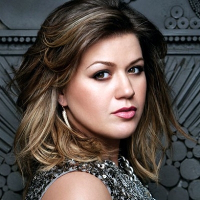 Η Κelly Clarkson κάνει το ντεμπούτο της στο Social 50 chart