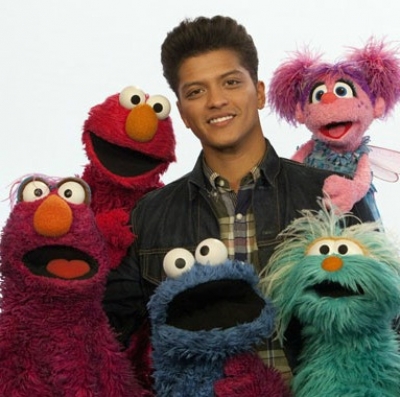 O Bruno Mars στο παιδικό “Sesame Street”!