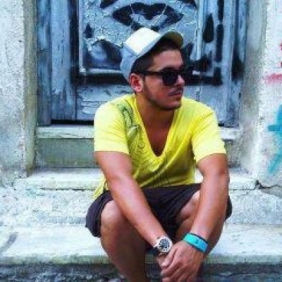 Ο Stan ετοιμάζει χριστουγεννιάτικο τραγούδι!