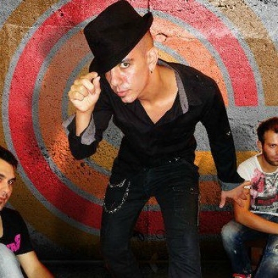 Οι WhiteNoiz διασκευάζουν το "Rock n' Roll Queen"! 