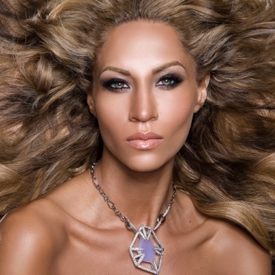 Το πρώτο τραγούδι και video clip της Dominique Reighard