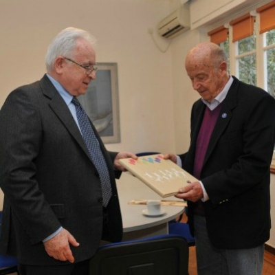 Ο Μίμης Πλέσσας  και το Θέατρο Badminton για το «Μαζί για το Παιδί»