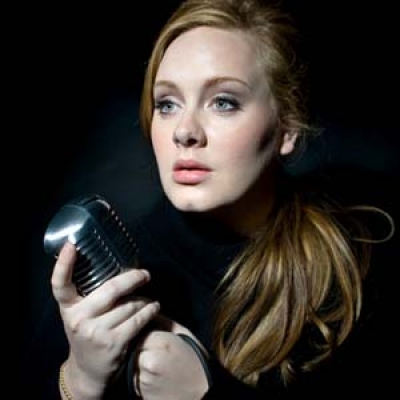 Τέλος η αφωνία της Adele