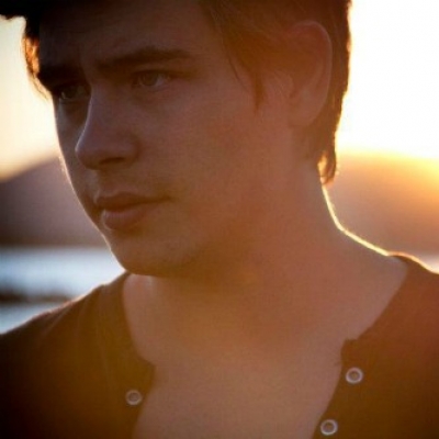 Δείτε το επίσημο video clip από το νέο τραγούδι του Θάνου Μωραϊτίδη