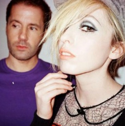 Οι  Ting Tings ‘παρακαλούν’ την Columbia Records να κυκλοφορήσει νωρίτερα το album τους μετά από τη διαρροή τραγουδιών στο ιντερνετ