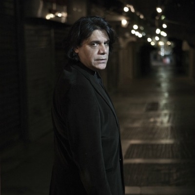 Παράταση των Παραστάσεων του Νίκου Ξυδάκη στο Γυάλινο Μουσικό Θέατρο