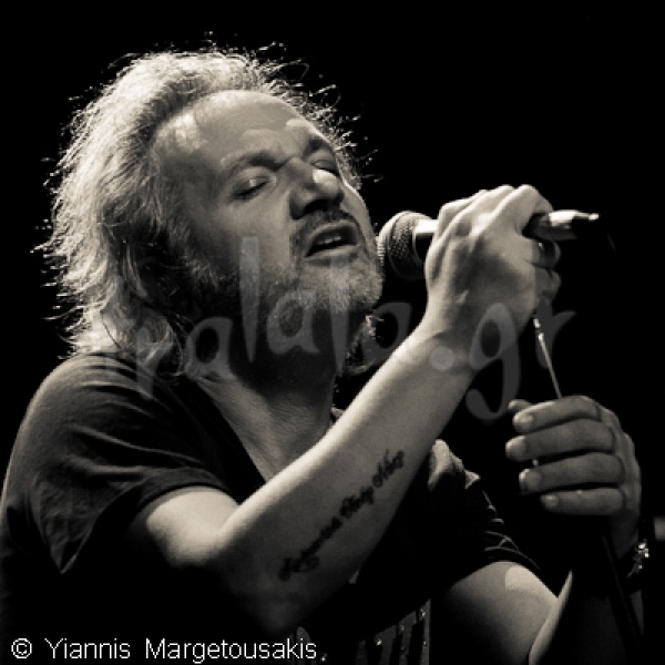 Ο Χρήστος Θηβαίος παρέσυρε με τη θεατρική ερμηνεία του το Σταυρό του Νότου